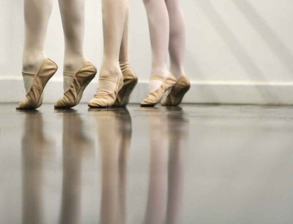 Scuola di balletto classico moderno jazz per tutte le età